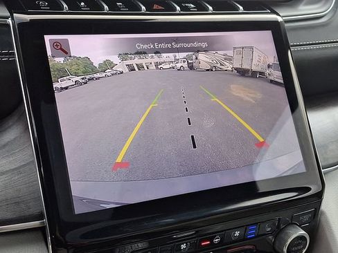 Used 2022 Jeep Grand Cherokee L Overland w/ Luxury Tech Group IV AWD/4WD image 4