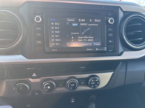 Used 2017 Toyota Tacoma SR5 w/ SR5 Appearance Package (SM) image 14