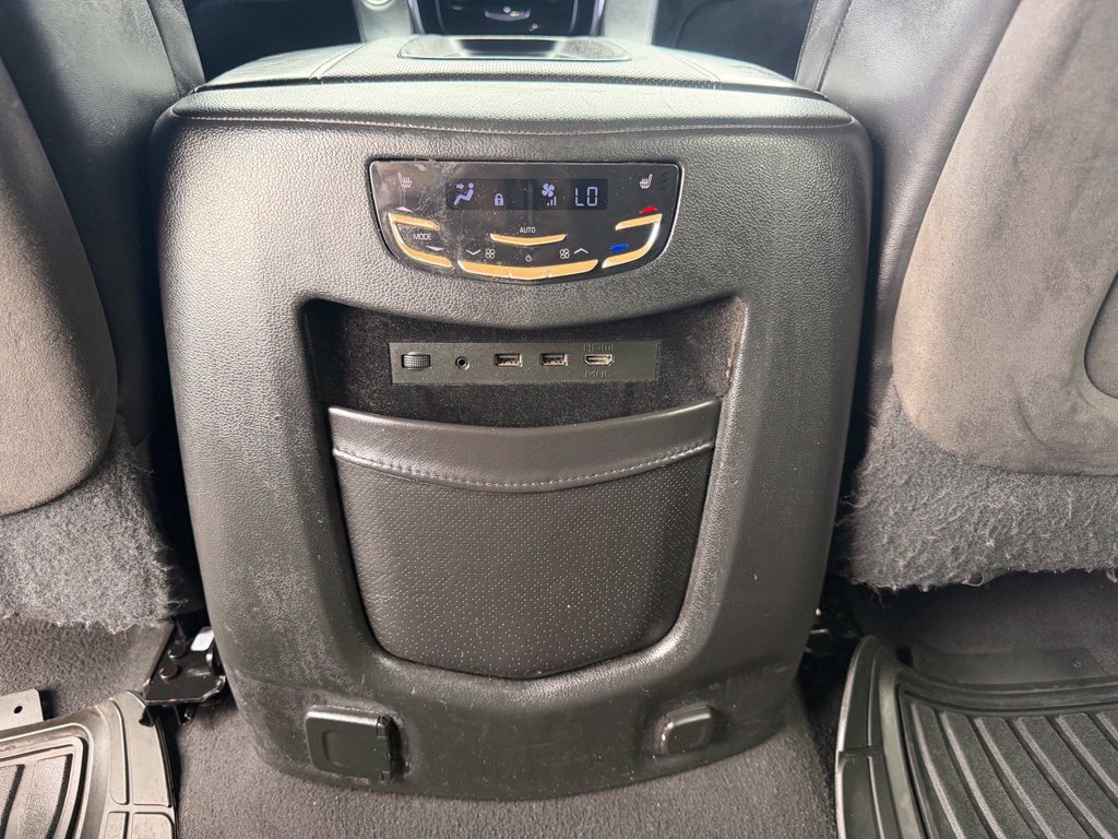 Used 2018 Cadillac Escalade ESV Platinum AWD/4WD image 25