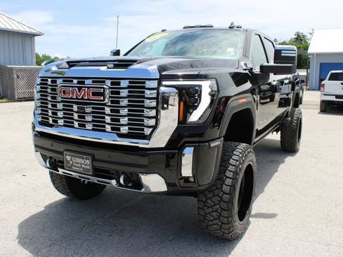 Used 2025 GMC Sierra 2500 Denali w/ Denali Reserve Package AWD/4WD image 3