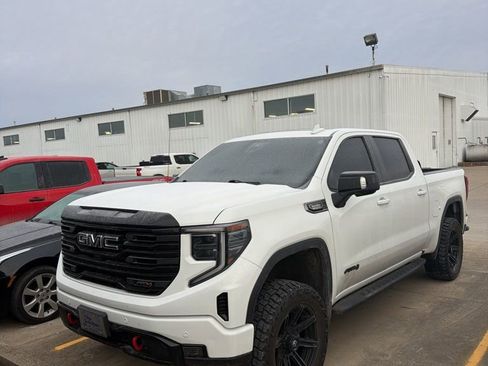 Used 2022 GMC Sierra 1500 AT4 w/ AT4 Premium Package image 1