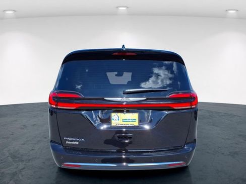 New 2026 Chrysler Pacifica Select FWD image 8