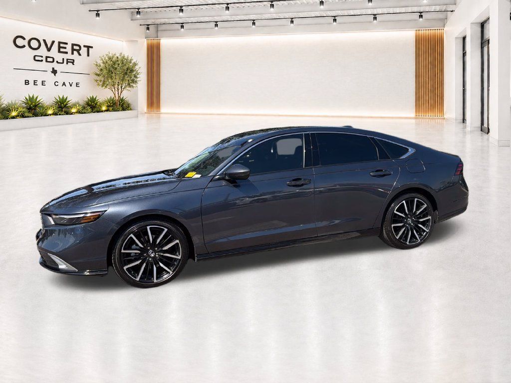 Used 2025 Honda Accord Touring image 4
