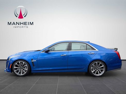 Used 2018 Cadillac CTS V w/ Carbon Fiber Package RWD image 4