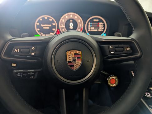 Used 2025 Porsche 911 Carrera image 34