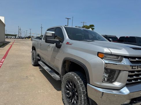 Used 2020 Chevrolet Silverado 2500 LTZ w/ LTZ Premium Package AWD/4WD image 3