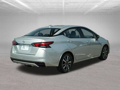 Used 2025 Nissan Versa SV FWD image 9