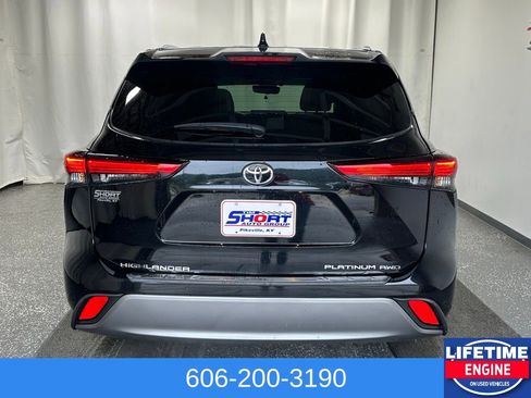 Used 2022 Toyota Highlander Platinum image 7