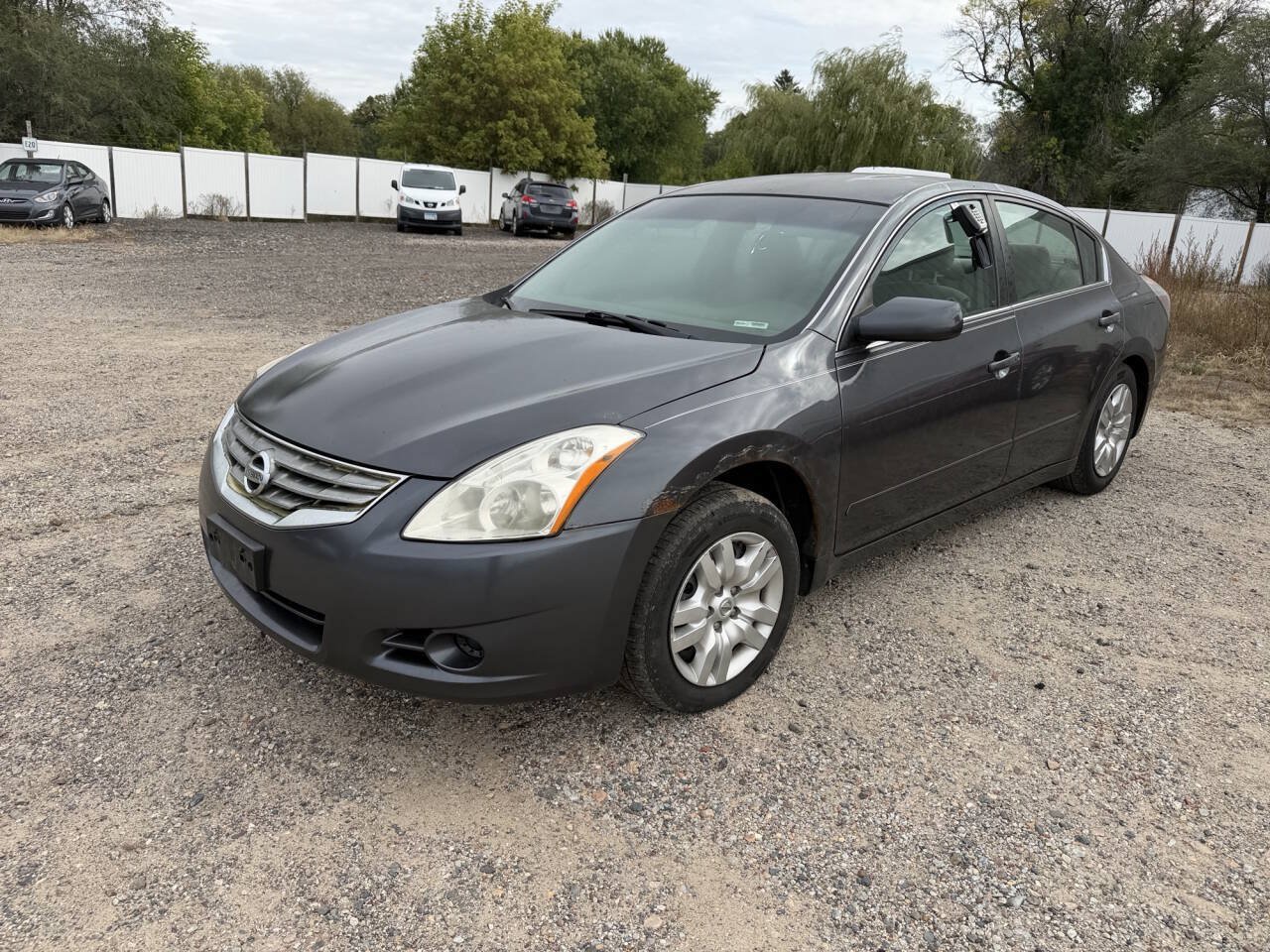 Used 2010 Nissan Altima 2.5 S FWD image 1