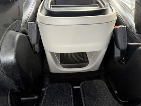 Used 2020 Chrysler Pacifica Touring-L w/ Advanced Safetytec Group FWD image 29