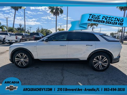 Used 2024 Cadillac Lyriq Luxury RWD image 7