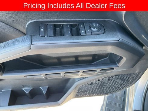 Used 2025 Toyota 4Runner SR5 AWD/4WD image 4