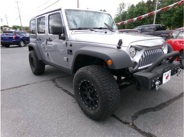Used 2017 Jeep Wrangler Unlimited Sport w/ Quick Order Package 24S AWD/4WD image 3