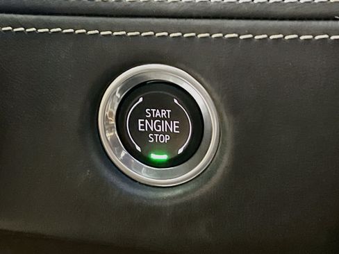 Used 2025 Cadillac Escalade ESV Sport Platinum AWD/4WD image 23