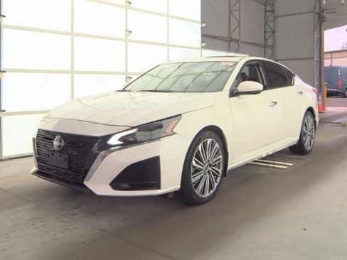 Used 2023 Nissan Altima 2.5 SL image 1