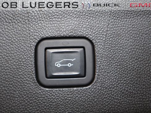 Certified 2023 Buick Enclave Essence image 22