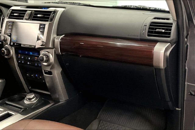 Used 2023 Toyota 4Runner Limited AWD/4WD image 17