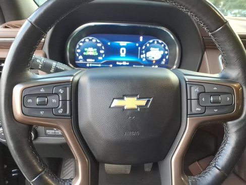 Used 2022 Chevrolet Suburban High Country w/ Premium Package AWD/4WD image 30