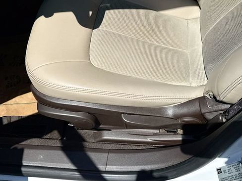 Used 2015 Buick Verano FWD image 19