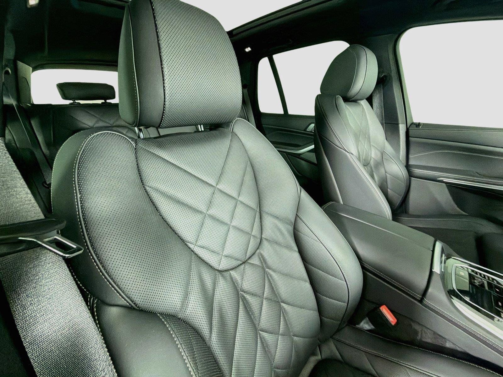 Used 2025 BMW X5 sDrive40i w/ M Sport Package RWD image 28