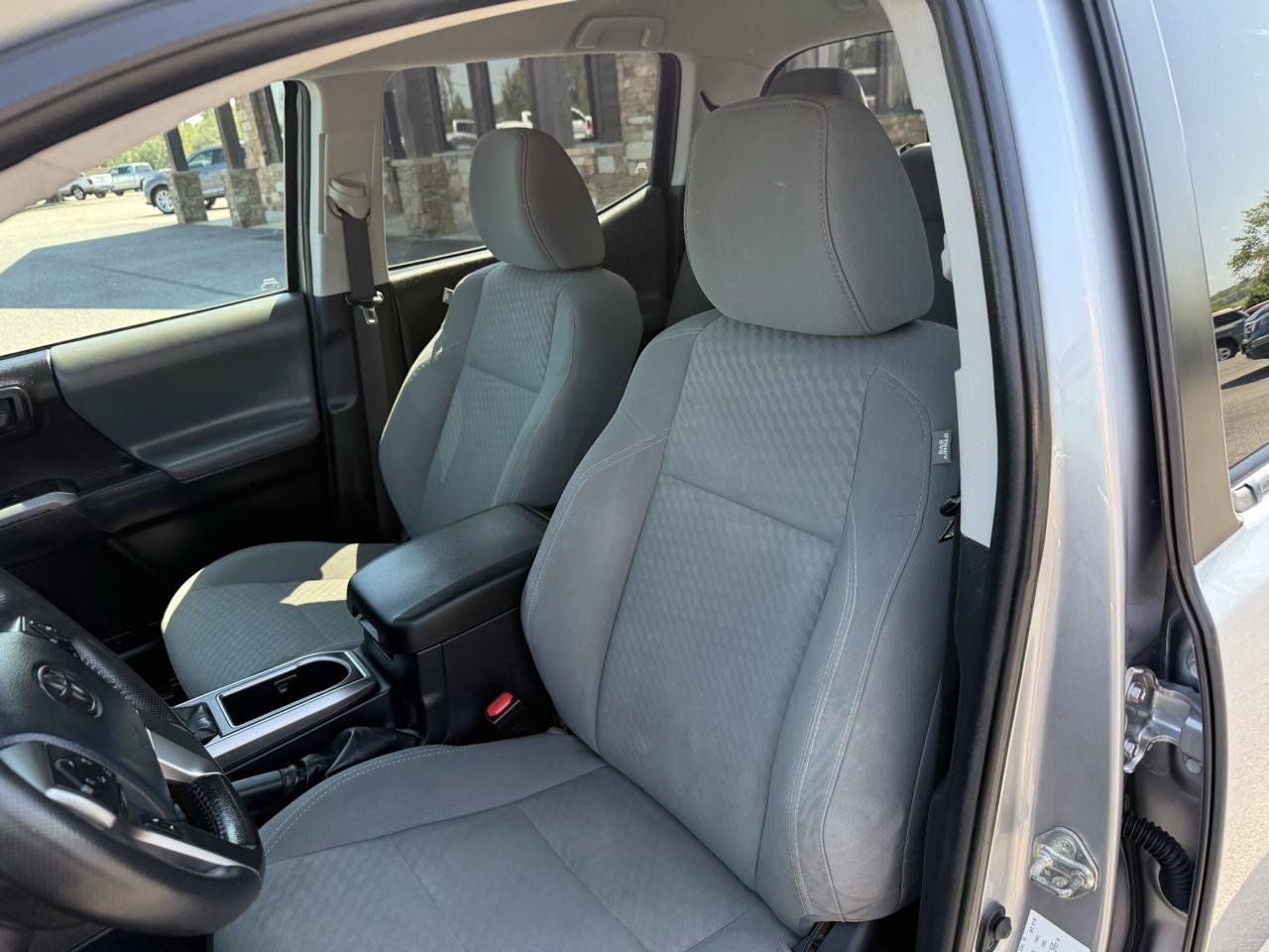 Used 2020 Toyota Tacoma SR5 RWD image 13