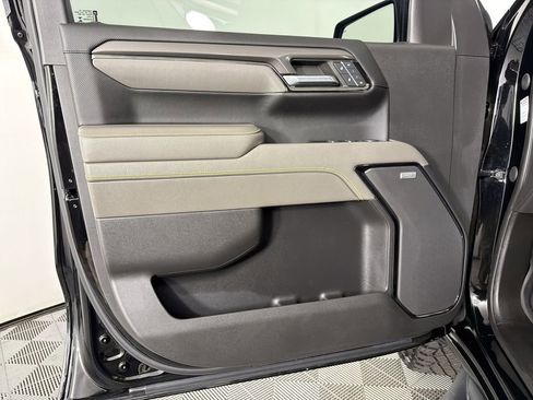 Used 2023 Chevrolet Silverado 1500 ZR2 w/ Technology Package image 8