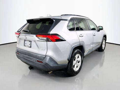 Used 2019 Toyota RAV4 XLE image 4