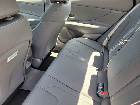 New 2025 Hyundai Elantra SEL image 12