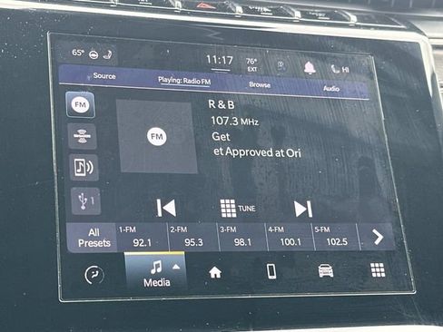 Used 2023 Jeep Grand Cherokee L Laredo image 28