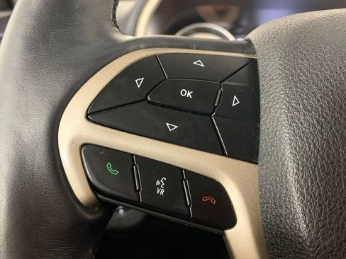 Used 2018 Jeep Cherokee Limited w/ Trailer Tow Group image 18