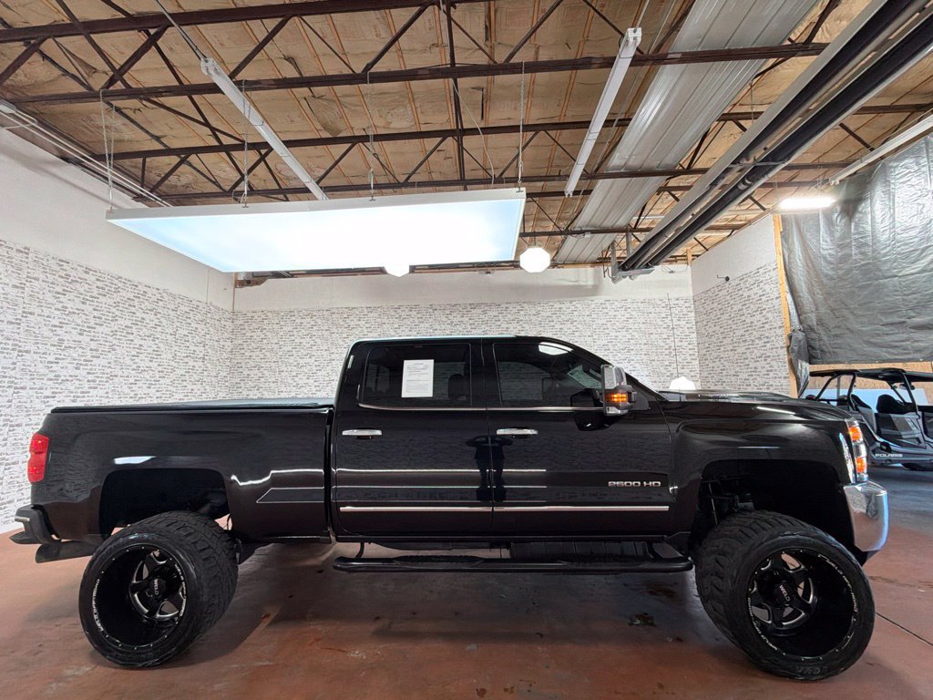 Used 2019 Chevrolet Silverado 2500 LTZ w/ Duramax Plus Package AWD/4WD image 8
