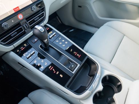 New 2026 Porsche Macan S AWD/4WD image 22