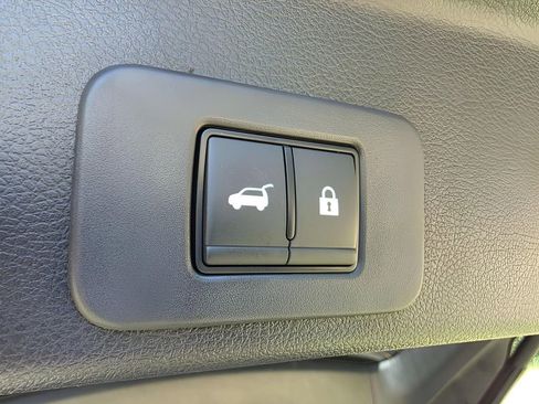 Used 2025 Nissan Murano SL image 16