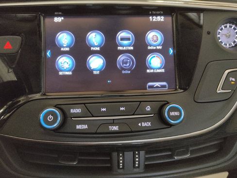 Used 2017 Buick Envision Essence FWD image 25