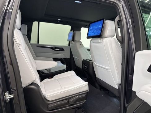 New 2026 Chevrolet Suburban Premier AWD/4WD image 13