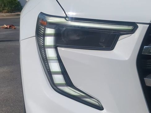 Used 2024 GMC Acadia Elevation image 10