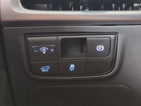 Certified 2025 Hyundai Tucson Limited AWD/4WD image 30