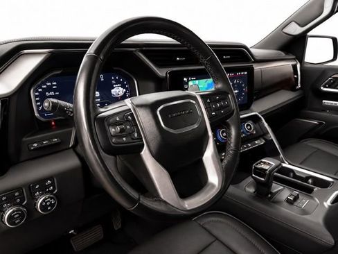 Used 2024 GMC Sierra 1500 Denali w/ Technology Package AWD/4WD image 16