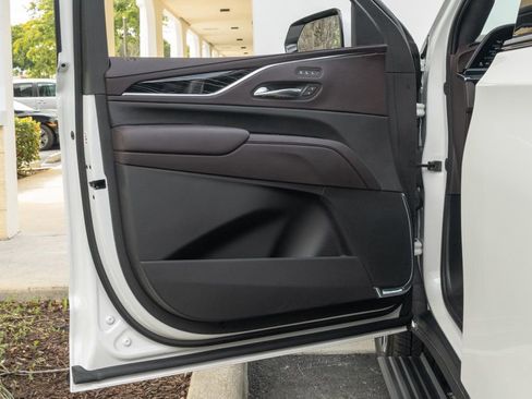 Used 2023 Cadillac Escalade V image 33