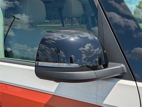 New 2025 Volkswagen ID. Buzz 1st Edition image 12