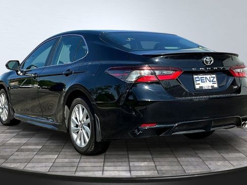 Used 2024 Toyota Camry SE FWD image 4