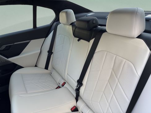 Used 2027 BMW 530i w/ M Sport Package RWD image 30