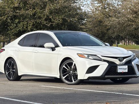 Used 2018 Toyota Camry XSE w/ Driver Assist Package image 2