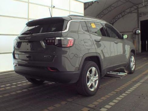 Used 2024 Jeep Compass Latitude w/ Convenience Group image 3