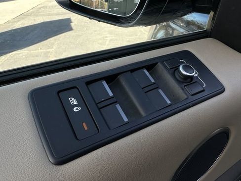 Used 2016 Land Rover Range Rover Sport HSE image 15