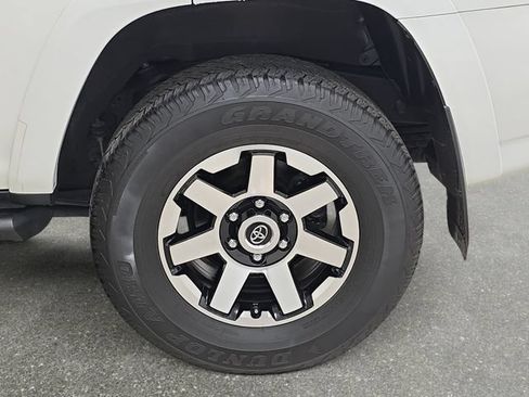 Certified 2023 Toyota 4Runner TRD Off-Road Premium w/ Moonroof Package AWD/4WD image 30