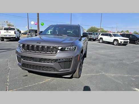 New 2026 Jeep Grand Cherokee Limited w/ Limited Altitude Package image 19