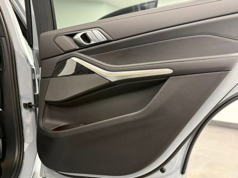 Used 2026 BMW X7 xDrive40i w/ Executive Package image 44