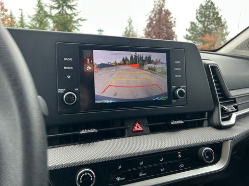 Used 2023 Kia Sportage LX image 20