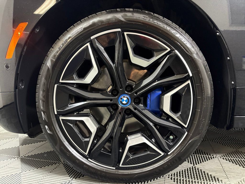 Certified 2024 BMW iX xDrive50 w/ Sport Package AWD/4WD image 8